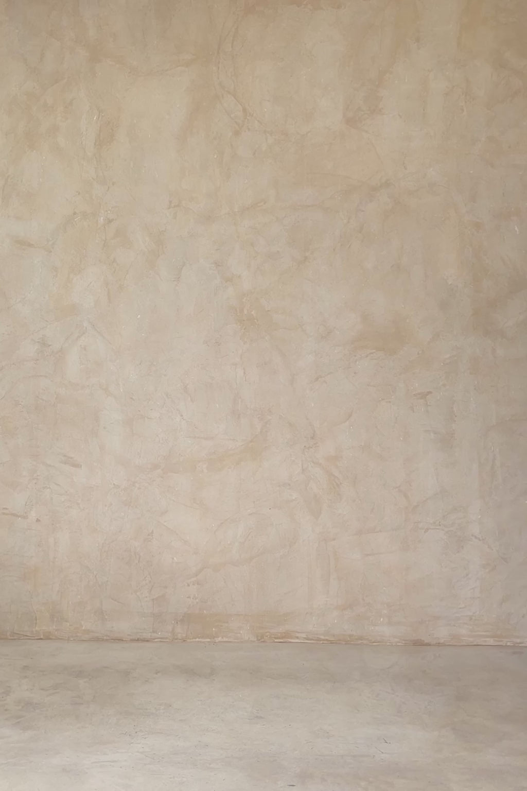 Video of the Hutton Satin Shirt worn with sandals as an easy, everyday outfit. 